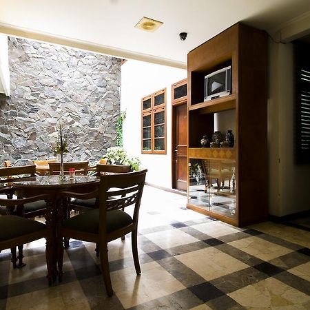 Hotel Reddoorz @ Dago Bandung Exterior foto