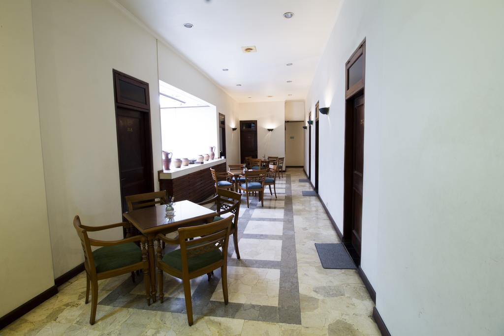 Hotel Reddoorz @ Dago Bandung Exterior foto