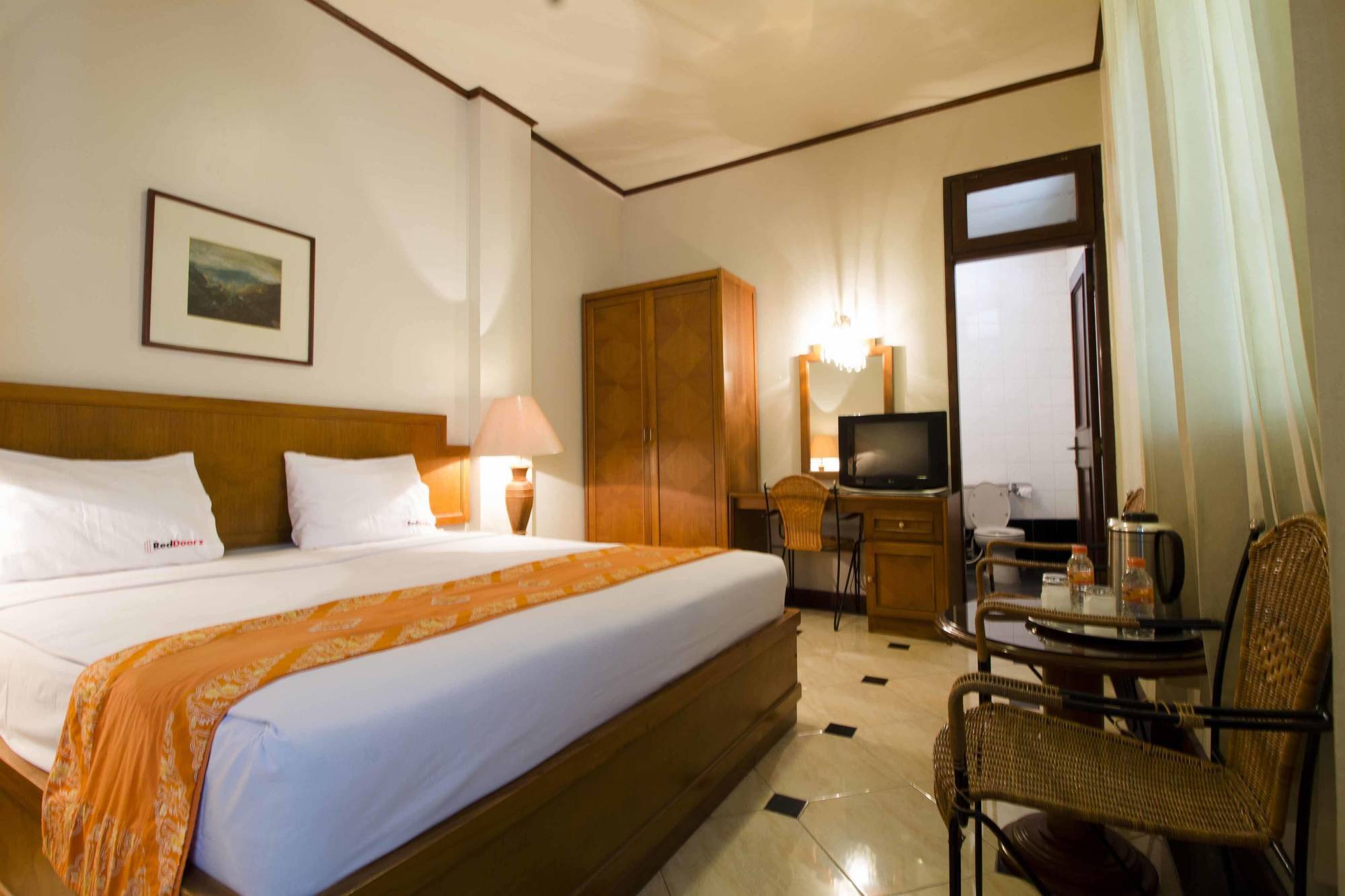 Hotel Reddoorz @ Dago Bandung Exterior foto