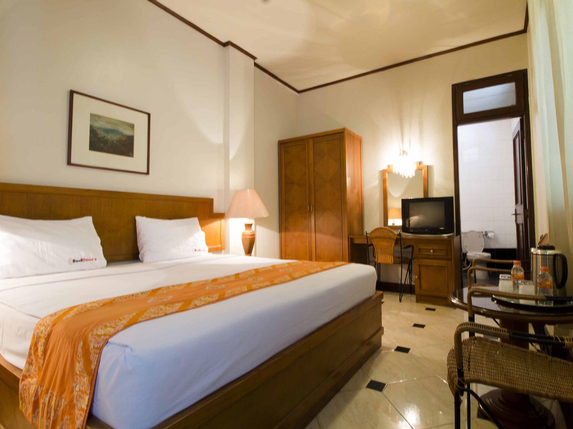 Hotel Reddoorz @ Dago Bandung Exterior foto